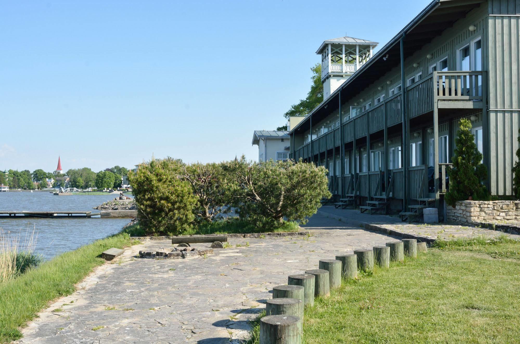 Hotel Promenaadi Haapsalu Luaran gambar